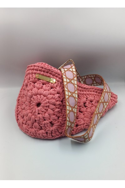 Ροζ Χειροποίητο Belt Bag με Πλεκτό Μπρελόκ Καρδιά & Χρυσές Λεπτομέρειες