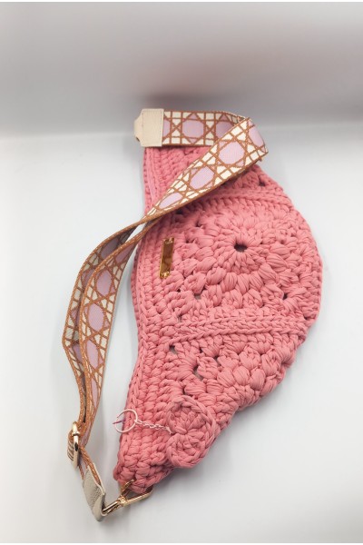 Ροζ Χειροποίητο Belt Bag με Πλεκτό Μπρελόκ Καρδιά & Χρυσές Λεπτομέρειες