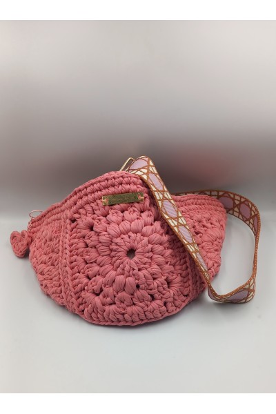 Ροζ Χειροποίητο Belt Bag με Πλεκτό Μπρελόκ Καρδιά & Χρυσές Λεπτομέρειες