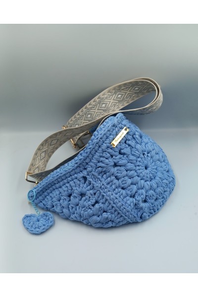 Γαλάζιο Χειροποίητο Belt Bag με Πλεκτό Μπρελόκ Καρδιά & Χρυσές Λεπτομέρειες