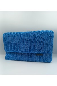 Χειροποίητος Πλεκτός Φάκελος "Electric Blue" με Μεταλλική Λάμψη & Διακριτικό Logo