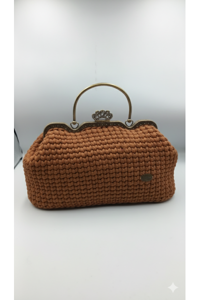 Καφέ χειροποίητη τσάντα με frame με στρας