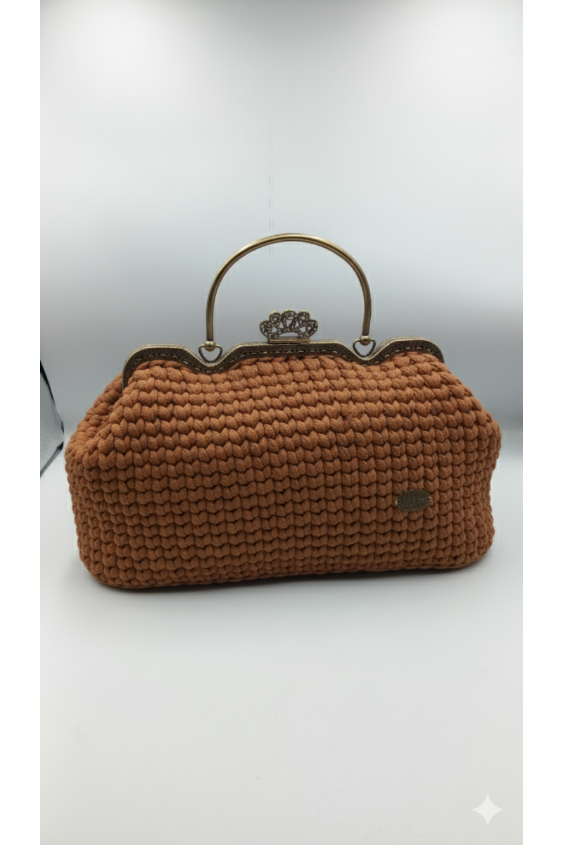 Καφέ χειροποίητη τσάντα με frame με στρας