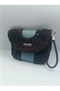 Πλεκτό τσαντάκι με λουράκι καρπού