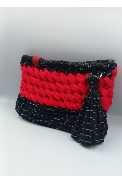 Πλεκτό τσαντάκι-νεσεσέρ