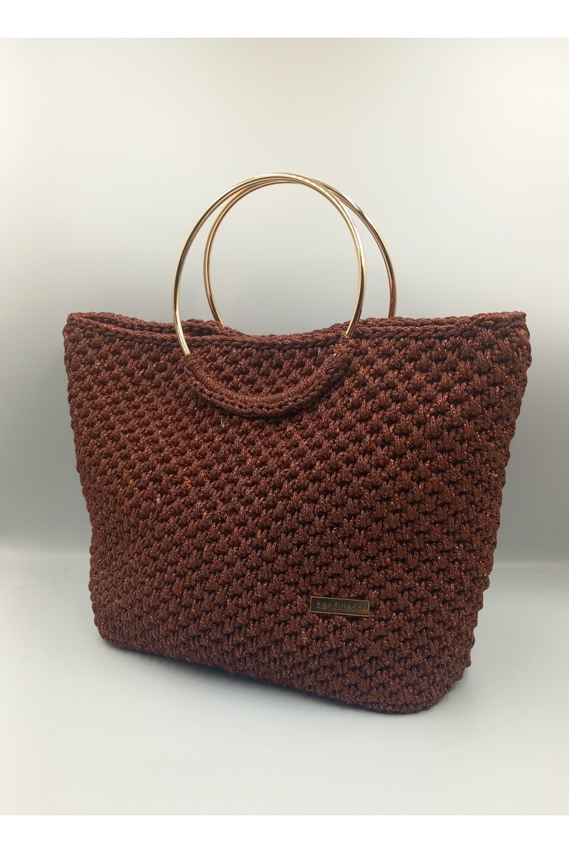 Χειροποίητη πλεκτή τσάντα καφέ.