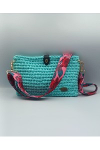 Χειροποίητο τσαντάκι με ιμάντα.