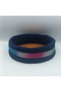 Χειροποίητο πλεκτό καλάθι με ξύλινο πάτο.