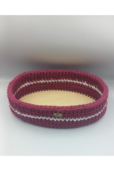 Χειροποίητο πλεκτό καλάθι σε μωβ σκούρο χρώμα.