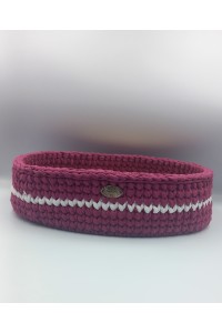 Χειροποίητο πλεκτό καλάθι σε μωβ σκούρο χρώμα.