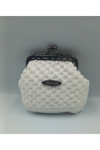 Άσπρο χειροποίητο πορτοφολάκι
