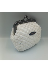 Άσπρο χειροποίητο πορτοφολάκι