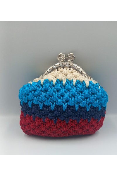 Χειροποίητο πλεκτό πορτοφόλι. Ρίγες και στυλ.