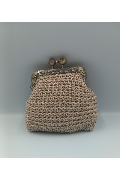 Χειροποίητο πορτοφόλι από άλλη εποχή.