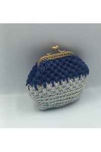 Χειροποίητο πλεκτό πορτοφολάκι με γυαλιστερή κλωστή