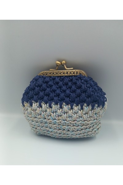 Χειροποίητο πλεκτό πορτοφολάκι με γυαλιστερή κλωστή