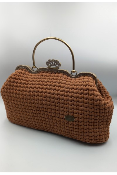 Καφέ χειροποίητη τσάντα με frame με στρας