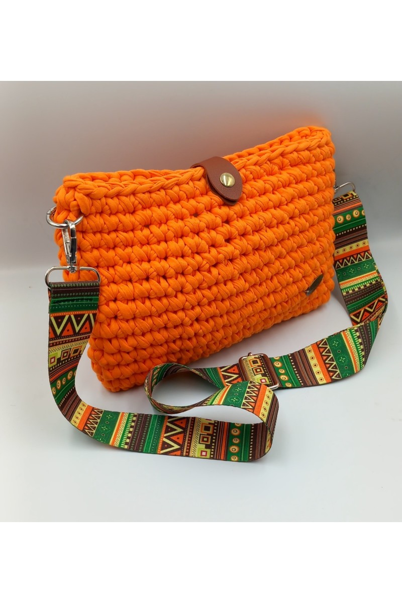 Χειροποίητο πλεκτό τσαντάκι σε πορτοκαλί έντονο και ιμάντα