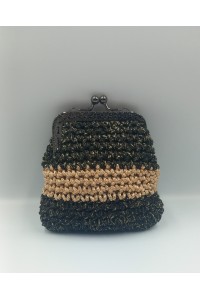 Χειροποίητο πλεκτό πορτοφολάκι.