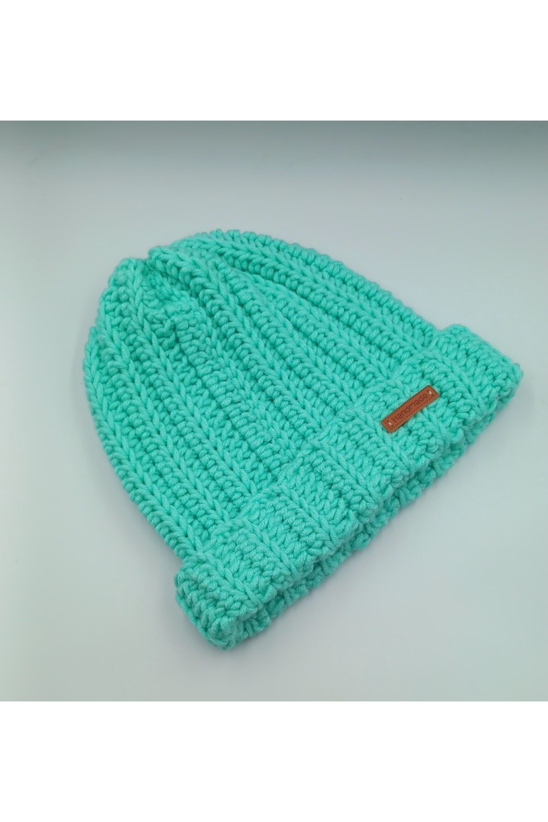 Χειροποίητο γυναικείο πλεκτό σκουφάκι