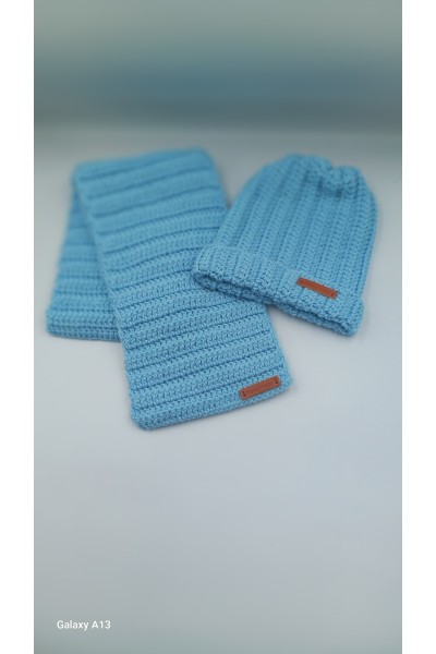 Σετ κασκόλ και σκουφάκι για αγόρι.