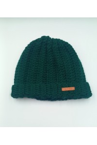 Πράσινο σκούρο χειροποίητο πλεκτό σκουφάκι.