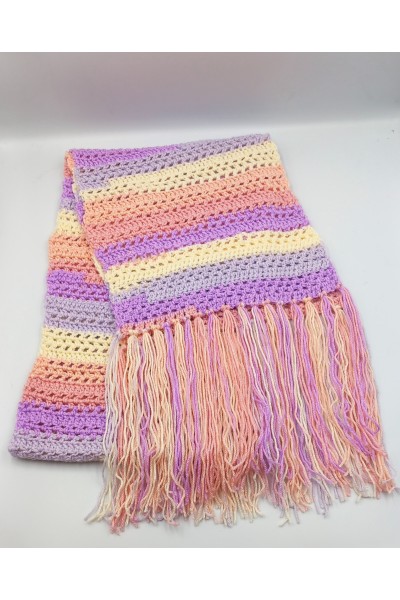 Χειροποίητο πλεκτό κασκόλ.