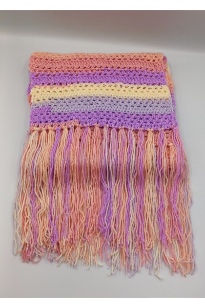 Χειροποίητο πλεκτό κασκόλ.