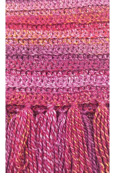 Χειροποίητο πλεκτό κασκόλ.