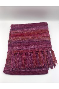 Χειροποίητο πλεκτό κασκόλ.