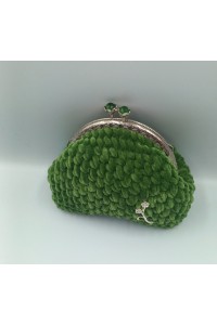 Χειροποίητο πλεκτό βελούδινο πορτοφόλι.