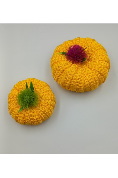 Σετ πλεκτές χειροποίητες κολοκύθες-γούρια.