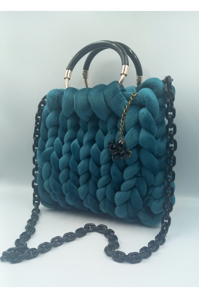 Velvet Dream: Η Πλεκτή Τσάντα που Περίμενες!