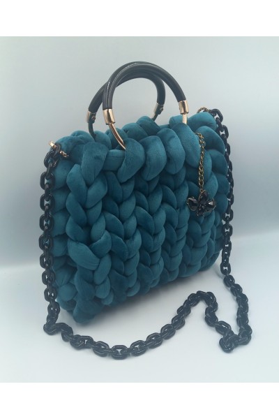 Velvet Dream: Η Πλεκτή Τσάντα που Περίμενες!