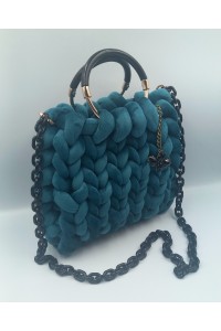 Velvet Dream: Η Πλεκτή Τσάντα που Περίμενες!