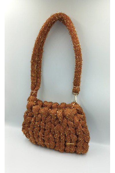 "Χρυσή ",εντυπωσιακή τσάντα.