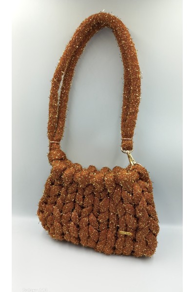 "Χρυσή ",εντυπωσιακή τσάντα.