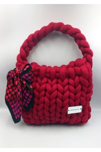 Η Τσάντα που Λέει "Είμαι Ξεχωριστή": Χειροποίητη Πλεκτή σε Μπορντό!