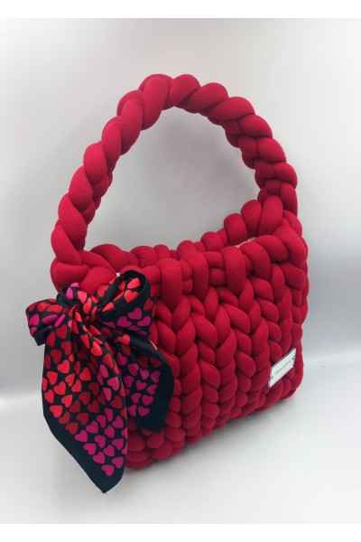 Η Τσάντα που Λέει "Είμαι Ξεχωριστή": Χειροποίητη Πλεκτή σε Μπορντό!