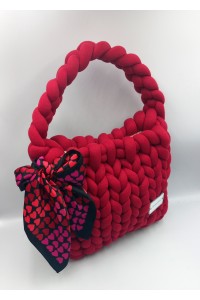 Η Τσάντα που Λέει "Είμαι Ξεχωριστή": Χειροποίητη Πλεκτή σε Μπορντό!