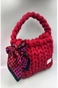 Η Τσάντα που Λέει "Είμαι Ξεχωριστή": Χειροποίητη Πλεκτή σε Μπορντό!