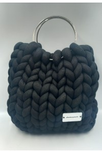 Το Απόλυτο Black Statement! Χειροποίητη Πλεκτή Τσάντα "Aristourgimata" με Μεταλλικούς Κρίκους ​!