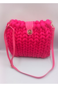 Χειροποίητη Πλεκτή Τσάντα Ώμου σε Έντονο Φούξια.