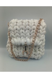 Χειροποίητο τσαντάκι άσπρη δερματίνη.