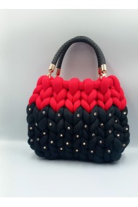 Chunky Red Luxury: Χειροποίητη κομψότητα σε φλογερό κόκκινο.