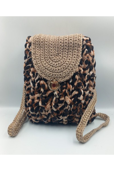 Χειροποίητο πλεκτό backpack με βελούδο animal print νήμα.