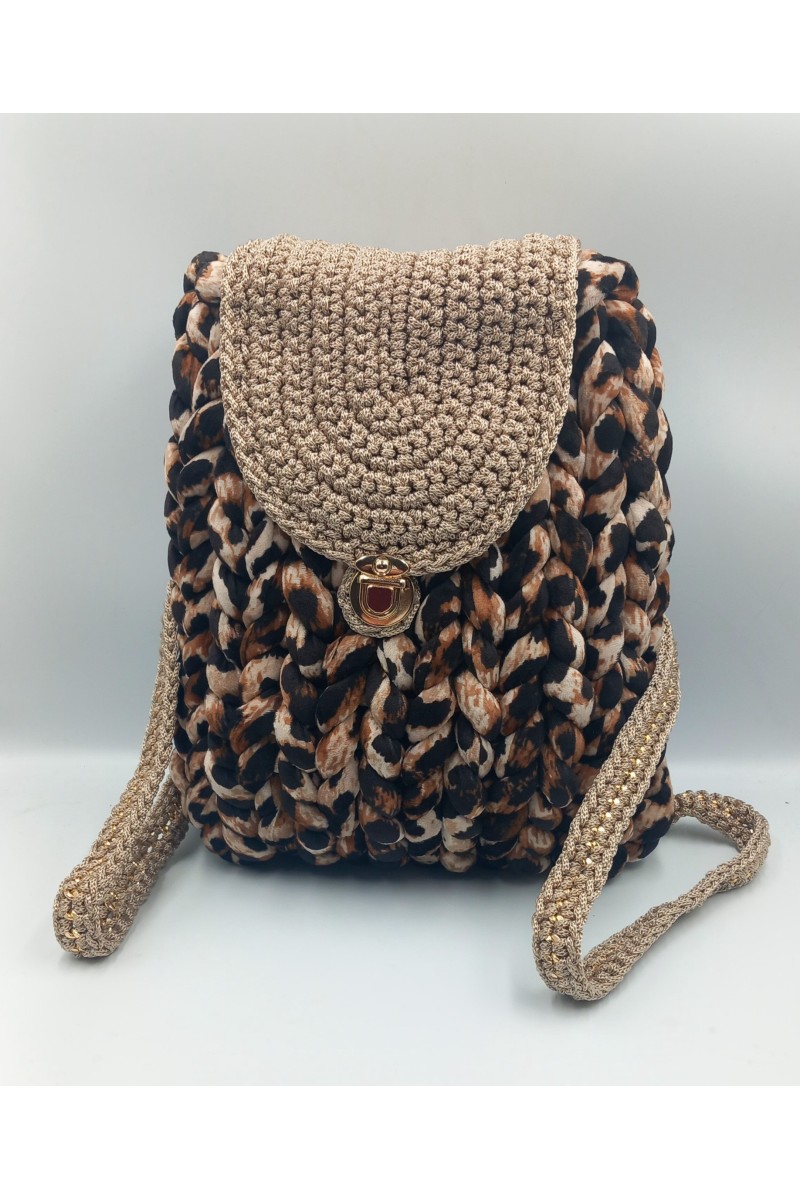 Χειροποίητο πλεκτό backpack με βελούδο animal print νήμα.