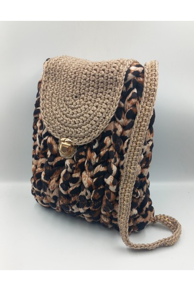 Χειροποίητο πλεκτό backpack με βελούδο animal print νήμα.