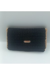 Χειροποίητη πλεκτή καπνοθήκη σε μαύρο χρυσό.