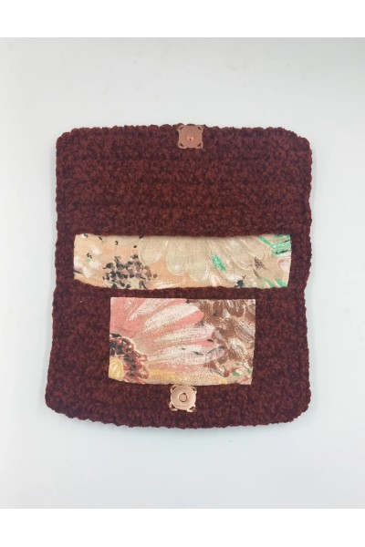 Χειροποίητη πλεκτή καπνοθήκη.